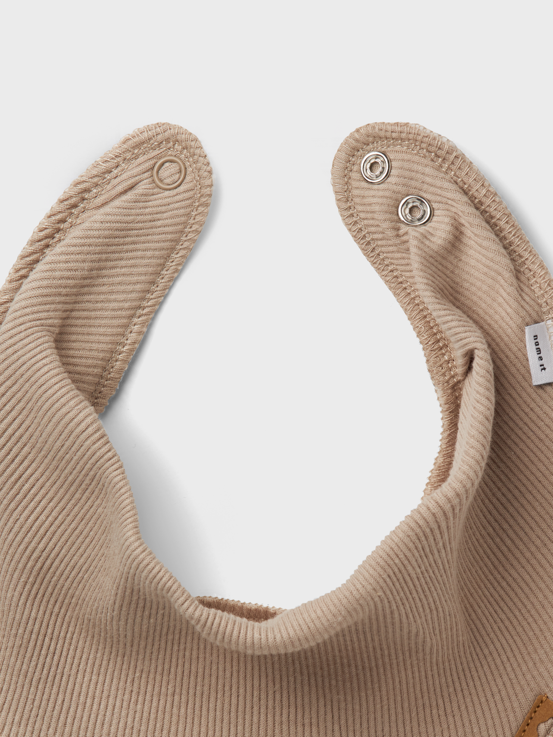 model_shot-front_full